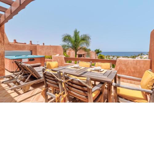 Romen 2-2 PENTHOUSE SEA VIEW & JACUZZI 2B
