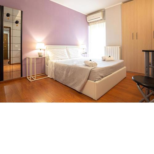Romeo's Room - Royal Welcome