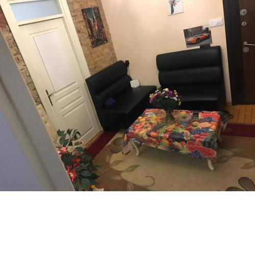 Room (2)