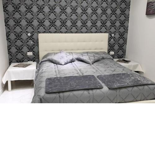 Room black