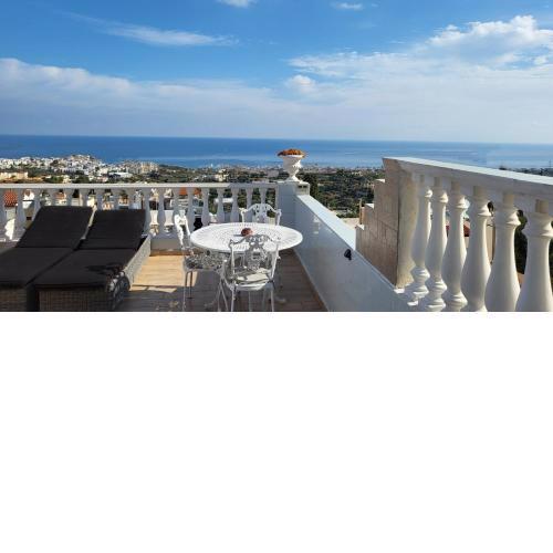 Room in Apartment - Beautiful and Spacious Room near Cretan Sea