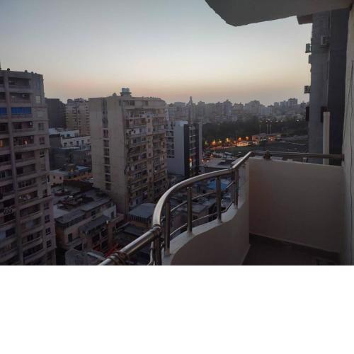 Room in Apartment - Females Only Host Is Woman Citycenter Near All
