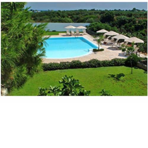 Room in BB - Spacious triple room in ancient Masseria near the sea in a quiet olive trees