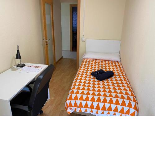 Room in Guest room - H Individual In Reformed Residence has wifi center num102