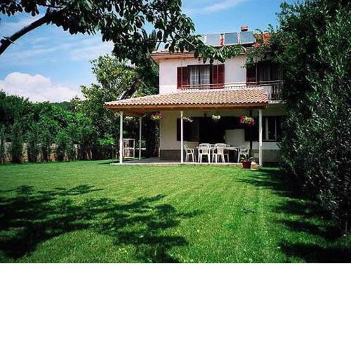 Room in House - S1 - Double room with ensuite bathroom and balcony in the centre of Jelsa, Hvar