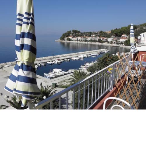 Room in Podgora with sea view, balcony, air conditioning, Wi-Fi (214-8)