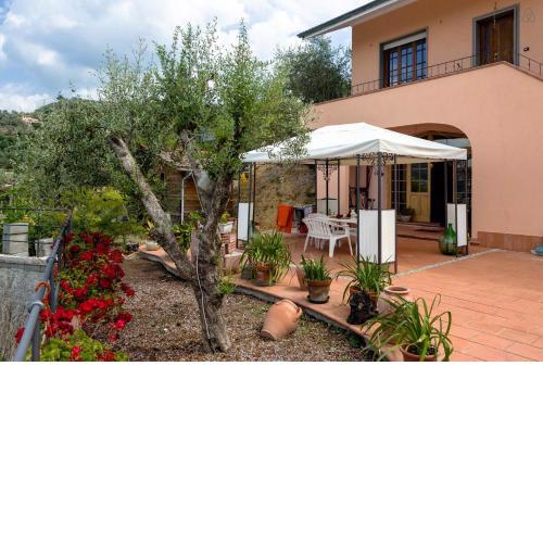 Room in Villa - Room in the hills with garden and sea view