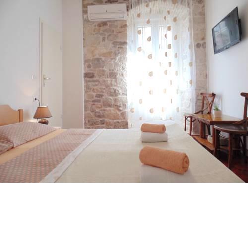 Rooms and Apartments Djanovic
