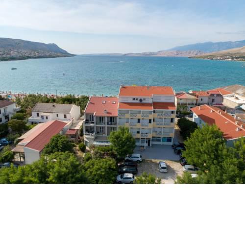 Rooms and Apartments Galeb II
