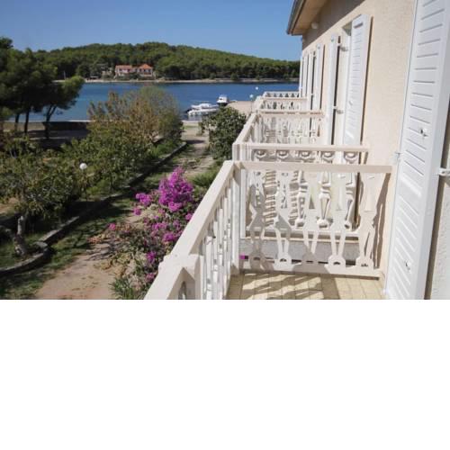 Rooms by the sea Pasman - 4309