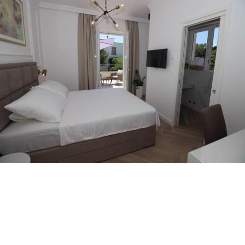 Rooms D&L