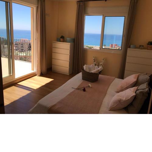 Rooms in Seafront Villa