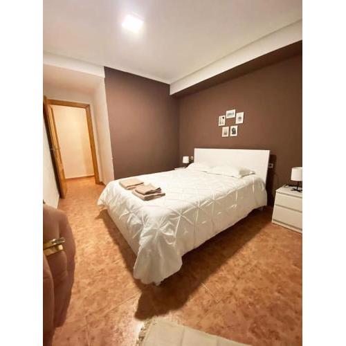 Rooms in Spacious Beach Flat in Valencia