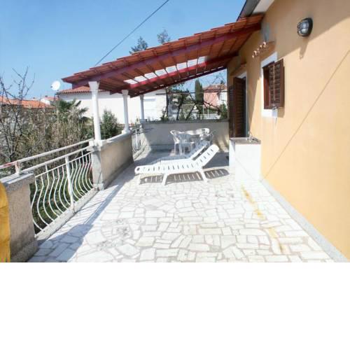 Rooms with a parking space Rovinj - 2245