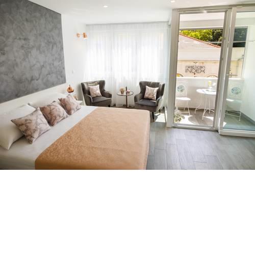 Rose Gold Rooms & Studio with balcony
