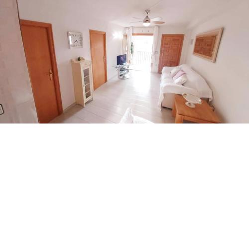 Rosi Del Mar - 5-10 Minute Walk To La Zenia Beach, Shops, Paddys Point, Cabo Roig - Free WIFI - Pool with Bar Nearby - 6 Euros Pool Use - Optional