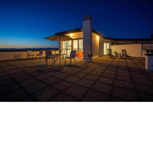 Rosso Apartment