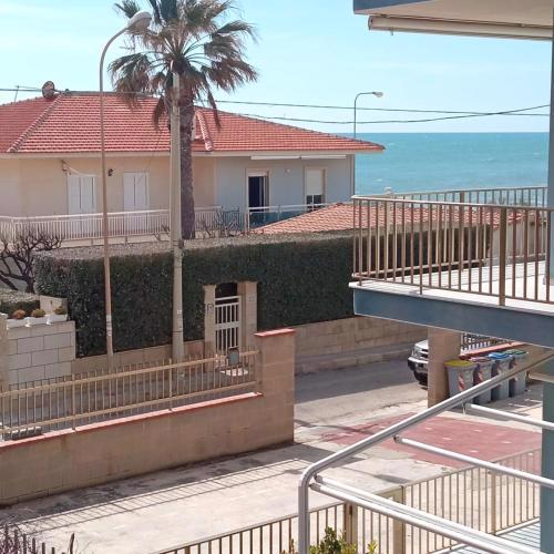 Rosso Corallo House