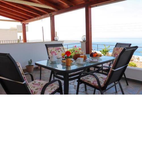 Roussa's View Apartments