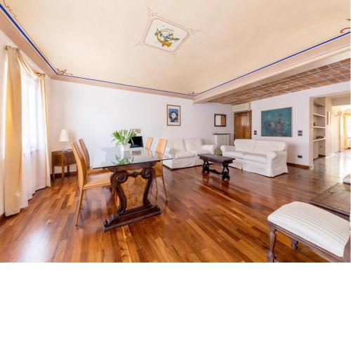 Royal Domus Perugia - via Mazzini