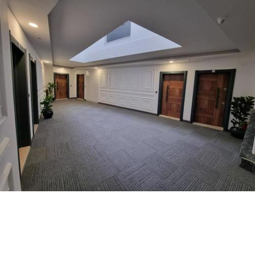 Royal Homes 403