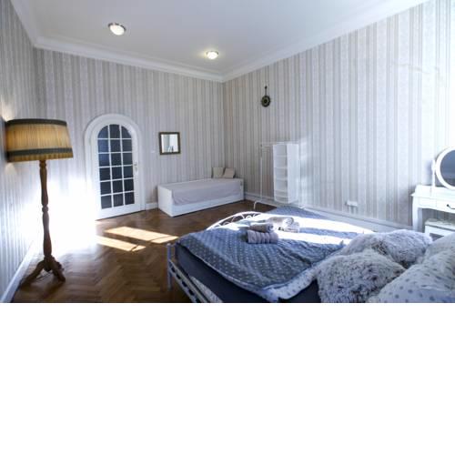 Royal Residence Center Apartment 1