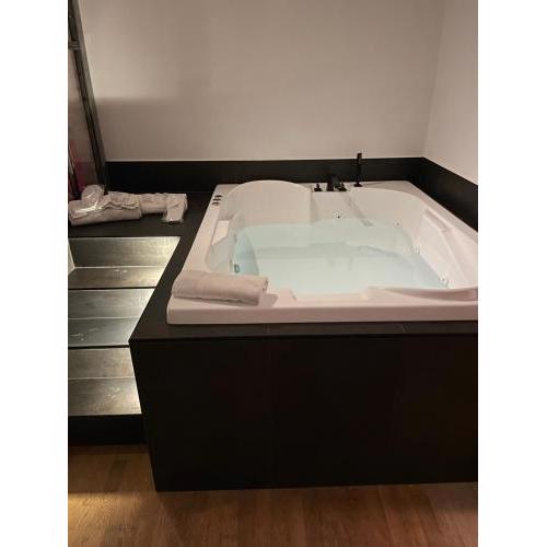 Royalroom2.0-relaxing spa & luxury apartments
