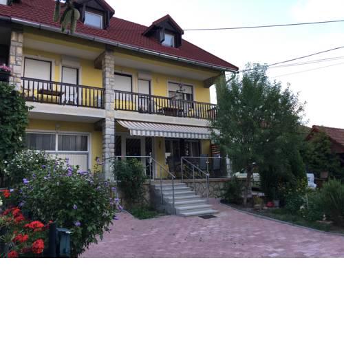 Róza apartmanház