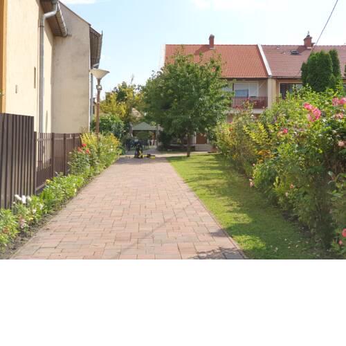 Rőzsika Vendégház - 200 méterre a strandtól