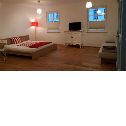 Ruhiges Apartment / 25 Minuten Wien Stephansdom