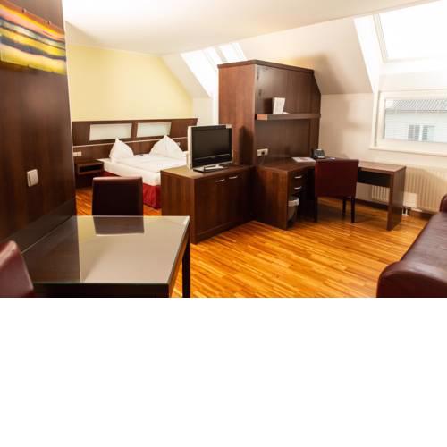 Ruhiges-Apartment-fuer-drei-in-Schwechat