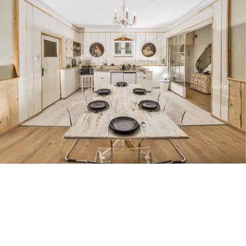Rumbach Apartment