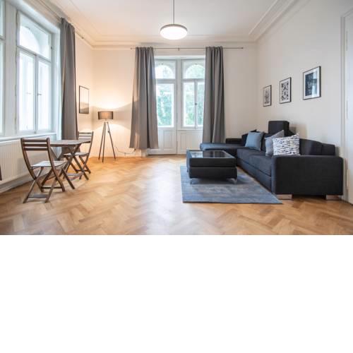 Rustic style one bedroom apartment by the river bank w/ balcony by easyBNB