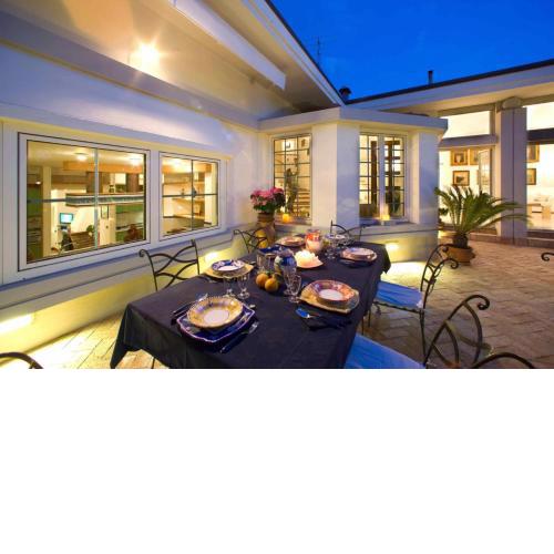 Rustic-style rooms and some others more contemporary in style
