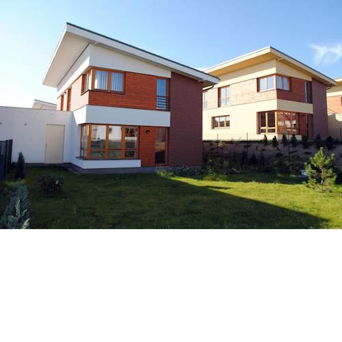 Ruterra House with Garden