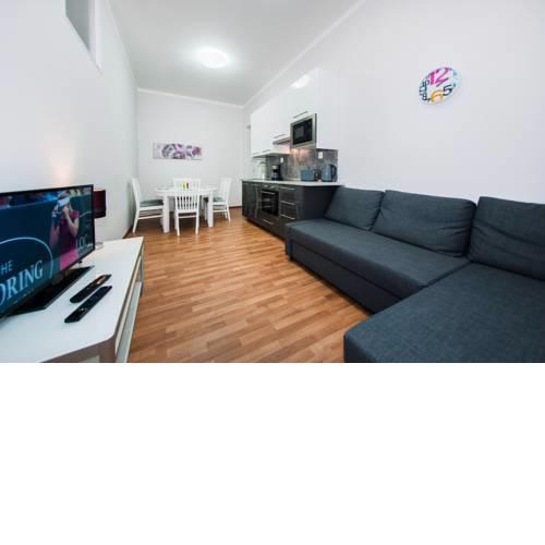 Ruzova Apartment By Ruterra