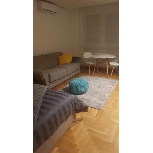 S & F Zagreb Apartman