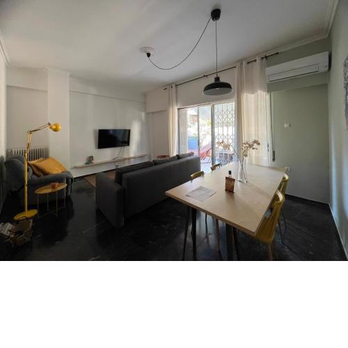 Saffron Apartment in Central Athens