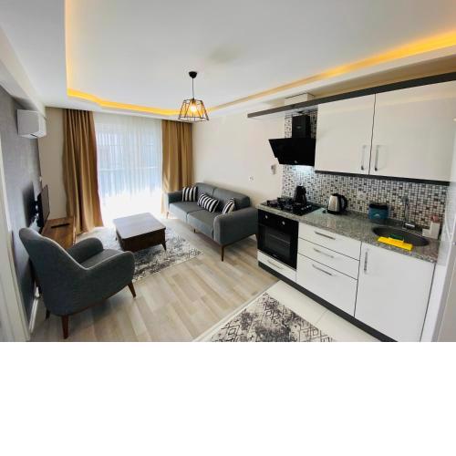 SAHİLE 100 METRE SIFIR EŞYALI FERAH DAİRE