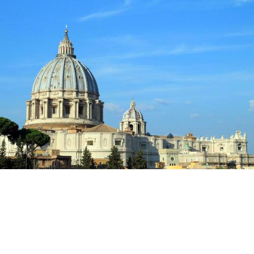 Saint Peter's Bright Apartment | Romeloft