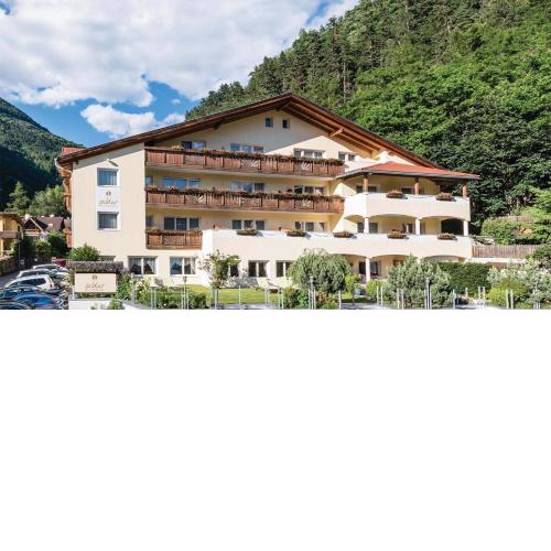 Saldur Small Active Hotel