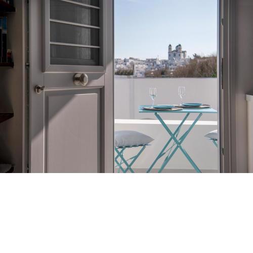 SALTY 2 Brand New 1 BD apartment in the heart of Naousa