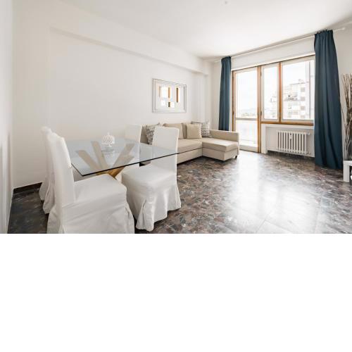 San Jacopino Roomy Flat with Balconies