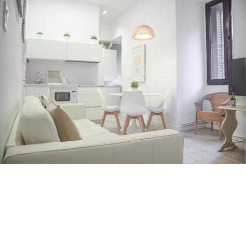 San Sebastian´s most historic street! Modern stay