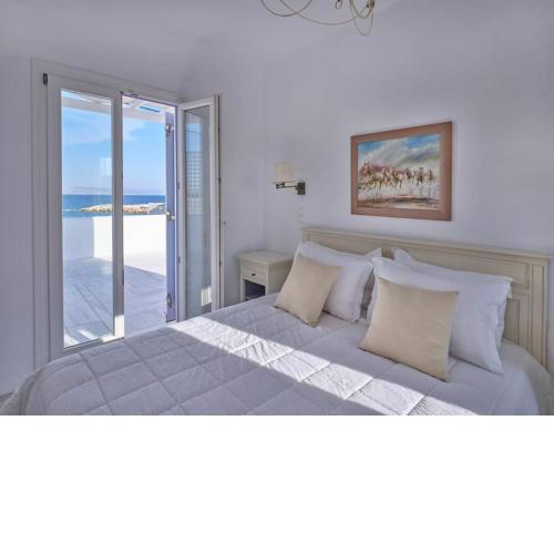 Sand and sea villa Asterias