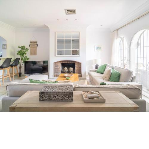 Sanders Beach - Stunning Villa Near Puerto Banús