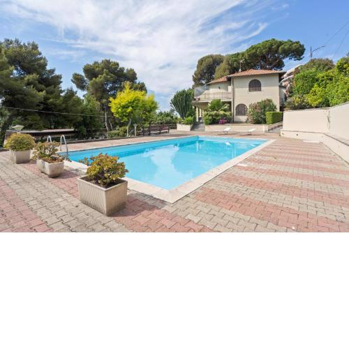 Sanremo Flat with Private Parking - Swimming Pool and NETFLIX