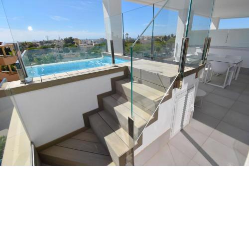 Santa Barbara Heights Luxury apartment with private plunge pool