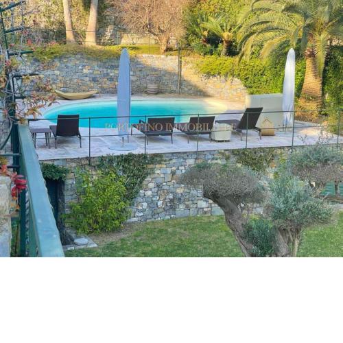 SANTA MARGHERITA LIGURE PISCINA E GIARDINO PRIVATO IN UNA CORNICE DI PRIVACY