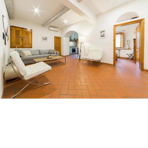 Santa Maria Novella 6 sleeps near the central station